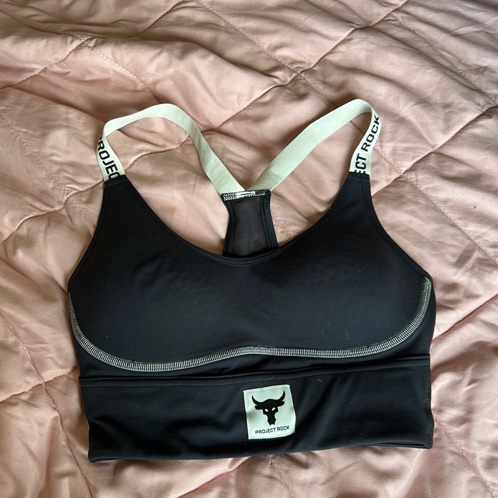 black sports bra